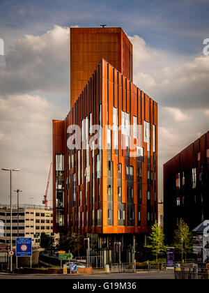 Torre di radiodiffusione, Leeds. Facoltà di Lettere, ambiente e tecnologia e appartamenti di studenti, Leeds Beckett università. Foto Stock
