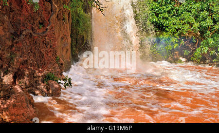 Il Portogallo, Algarve: Cascata Queda do Vigário dopo forti precipitazioni Foto Stock
