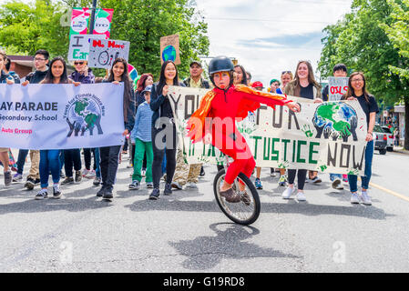 Vancouver Earth Day Parade, organizzata dai giovani per la giustizia climatica ora, Vancouver, British Columbia, Canada, Foto Stock