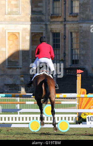 Paolo Tapner (Australia) Vanir Kamira Show Jumping al Belton International Horse Trials, 17 aprile 2016 Foto Stock