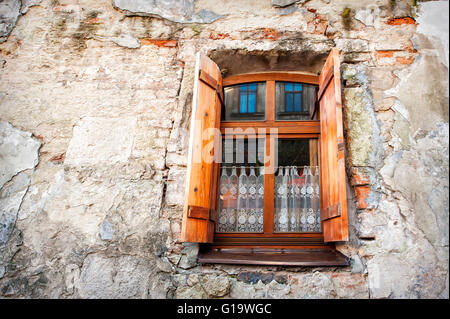 In legno finestra vecchio Foto Stock