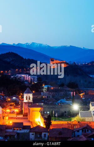 Eurasia, la regione del Caucaso meridionale, Georgia, Mtskheta, capitale storica, Cattedrale di Svetitskhoveli e Bebris Tsikhe castle Foto Stock