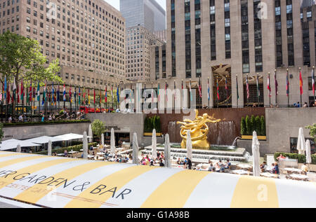 Centro Rock Cafe, giardino estivo & Bar nel Rockefeller Center di New York City Foto Stock