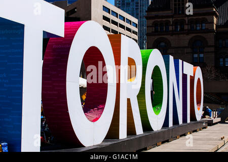 Segno di Toronto Nathan Phillips Square Toronto Ontario Canada Foto Stock