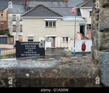 Cisgiordania vista dalle mura della città. Derry Londonderry. L'Irlanda del Nord. Regno Unito. Europeprotest Foto Stock