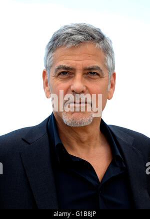 Cannes, Francia. Il 12 maggio 2016. George Clooney frequentando il Photocall per denaro MONSTER al Festival de Cannes 12 maggio 2016 Credit: Peter Phillips/Alamy Live News Foto Stock