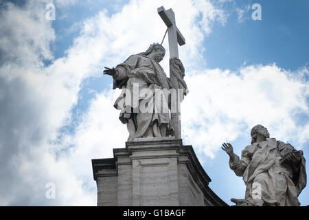 Particolare della facciata della Basilica di Santa Croce in Gerusalemme Foto Stock