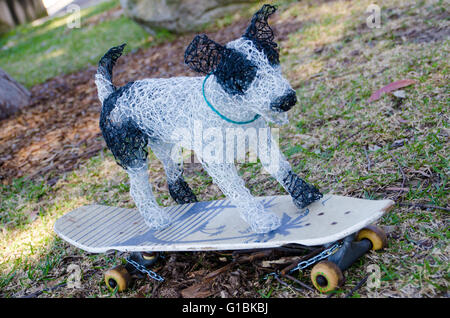Sydney, Australia - 20 Luglio 2015: l'anno eseguire art exhibition, Porto scultura avviene in corrispondenza della tuga e Clarkes Point Reserve di Sydney. Questa mostra presenta una ampia varietà di opere e corre dal 30 luglio al 9 agosto. Foto Stock