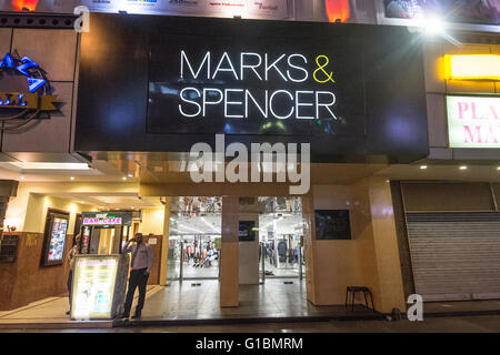 Una vista generale della catena di negozi Marks & Spencer a Connaught place di Delhi, India. Credito: Euan Cherry Foto Stock