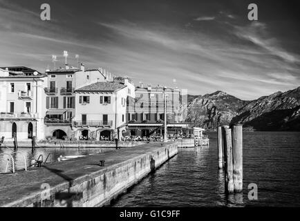 Malcesine, Italia - 18 Gennaio 2016: Malcesine è una piccola città sul lago di Garda (Italia). Foto Stock