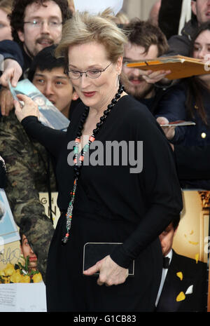 Aprile 12, 2016 - Meryl Streep frequentando Florence Foster Jenkins UK Premiere di Odeon Leicester Square a Londra, Regno Unito. Foto Stock