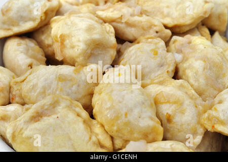 Primo piano della tradizionale cibo ucraino - Gnocchi Foto Stock