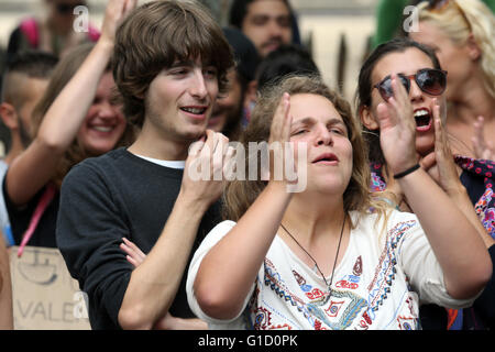 Taize comunità ecumenica. Giovani pellegrini. Taize. La Francia. Foto Stock
