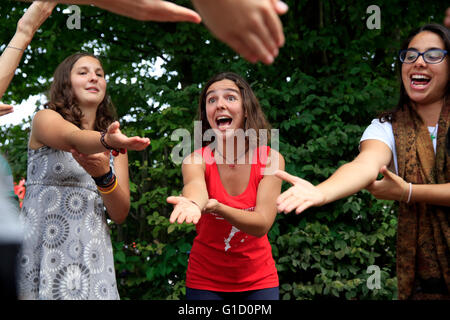 Taize comunità ecumenica. Giovani pellegrini. Taize. La Francia. Foto Stock