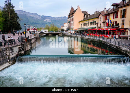 Canal du Thiou in Annecy, Haute Savoie, Francia Foto Stock