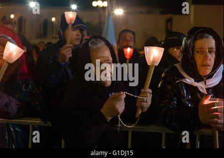 Processione a lume di candela presso il Santuario di Fatima Foto Stock