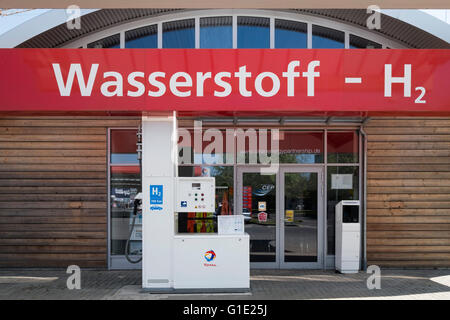 Wasserstoff combustibile idrogeno stazione di riempimento per il totale a Berlino Germania Foto Stock