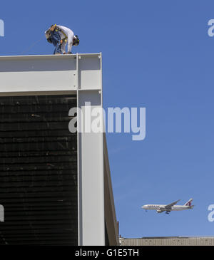 Los Angeles, California, USA. Xix Apr, 2016. Sito in costruzione per il nuovo parco di Hollywood Casino a Inglewood. © Ringo Chiu/ZUMA filo/Alamy Live News Foto Stock