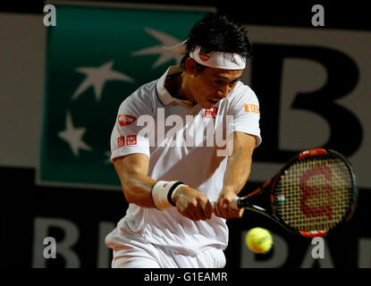 Roma, Italia. 13 Maggio, 2016. Kei Nishikori del Giappone durante il trimestre-partita finale del Campionato Italiano Open di tennis della BNL2016 torneo contro Domenic thiem al Foro Italico a Roma, Italia, 14 maggio 2016 Credit: agnfoto/Alamy Live News Foto Stock