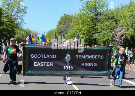 Glasgow, Scotland, Regno Unito. 14 Maggio, 2016. Più di 1000 membri e sostenitori di Cairde heireann Na, noto anche come "Amici dell' Irlanda ha sfilato attraverso il centro della città di Glasgow in ricordo del centesimo anniversario della pasqua levate in Irlanda e il trentacinquesimo anniversario di scioperi della fame di prigionieri repubblicana. Una simile marzo è prevista per il 11 giugno 2016 in modo da coincidere con la parata annuale dalla leale Orange Lodge (LOL) ed è visto da molti come polemico. Credito: Findlay/Alamy Live News Foto Stock