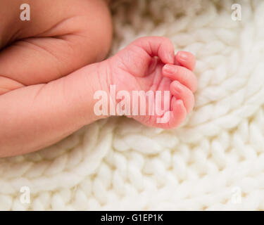 Padre, madre e bambino le mani Foto Stock