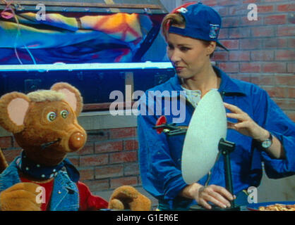 Bim Bam Bino, Kinderfernsehserie, Deutschland 1988 - 1998, Maus Bino mit Sonja Zietlow Foto Stock