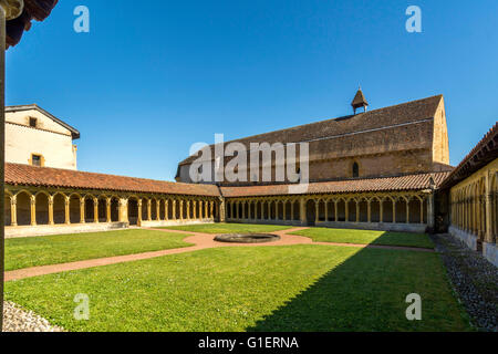 Il Chiostro del Convento dei Cordeliers. Charlieu. Brionnais. Loire. Francia Foto Stock