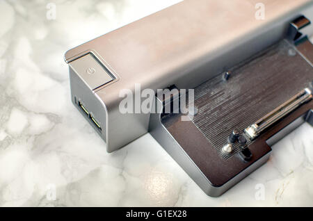 Pulsante power focus della docking station pc Foto Stock