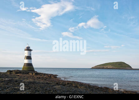 Punto Penmon faro sull'isola di Anglesey, Galles Foto Stock