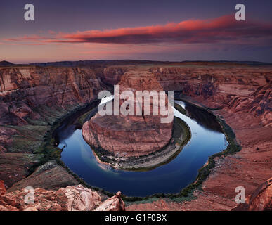 Il fiume Colorado a sunrise, Ferro di Cavallo Bend, Pagina, Arizona, Stati Uniti d'America Foto Stock