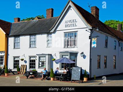 L'Angel Hotel nel villaggio di Lavenham, Suffolk, Inghilterra, Regno Unito Foto Stock