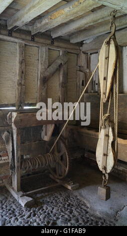 La puleggia di apparecchiature a Cressing Temple, Braintree Essex Foto Stock