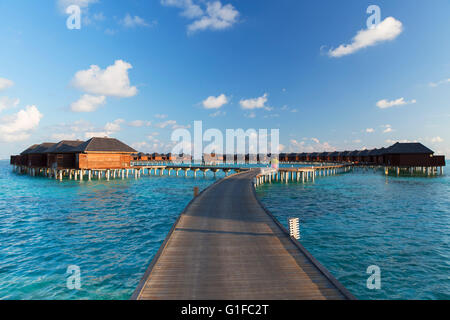 Le Ville Overwater a Olhuveli Beach and Spa Resort South Male Atoll, Kaafu Atoll, Maldive Foto Stock