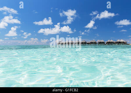 Le Ville Overwater a Olhuveli Beach and Spa Resort South Male Atoll, Kaafu Atoll, Maldive Foto Stock