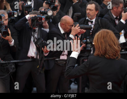 L'attrice Susan Sarandon al gala screening per Woody Allen film Café società e alla cerimonia di apertura per la sessantanovesima Cannes Film Fe Foto Stock