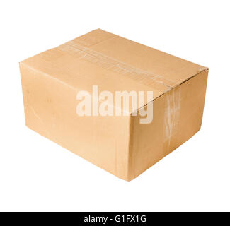Chiuso marrone a scatola di cartone per imballaggio ,isolato su uno sfondo bianco. Foto Stock