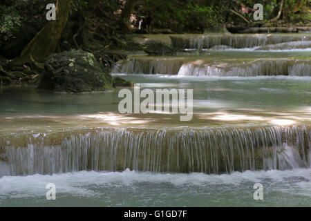 Earawan scende, il Parco Nazionale di Erawan, Kanchanaburri, Thailandia Foto Stock