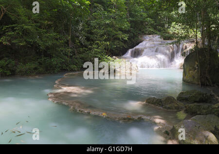 Earawan scende, il Parco Nazionale di Erawan, Kanchanaburri, Thailandia Foto Stock