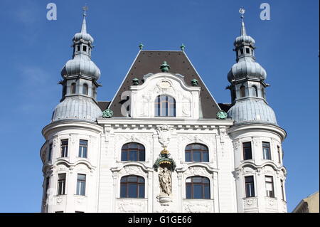 Facciata di un palazzo rinascimentale a Vienna, in Austria Foto Stock