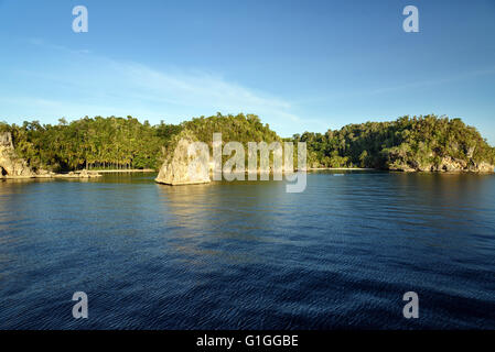 Vista di Kadidiri island. Isole Togean o isole Togian nel Golfo di Tomini. Sulawesi centrali. Indonesia Foto Stock