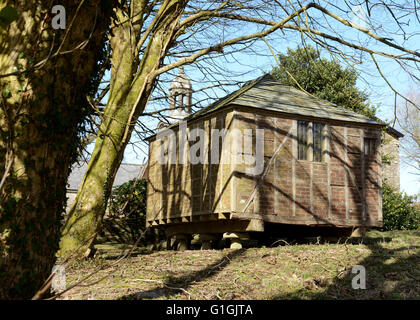 Corte di Arlington North Devon Chichester Casa Famiglia National Trust House e Giardini Grannery vecchio Foto Stock