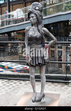 Statua di Amy Winehouse in Camden Market. Foto Stock