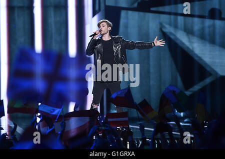 Stoccolma, Svezia. 14 Maggio, 2016. Justs in rappresentanza della Lettonia con 'Heartbeat' durante il gran finale della 61st annuale di Eurovision Song Contest (CES) a Stoccolma, Svezia, 14 maggio 2016. Foto: Britta Pedersen/dpa/Alamy Live News Foto Stock