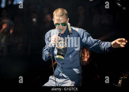 Manchester, Regno Unito. Xiv Mayl 2016. Richard Ashcroft esegue presso la Royal Albert Hall di Manchester 14/05/2016 Credit: Gary Mather/Alamy Live News Foto Stock