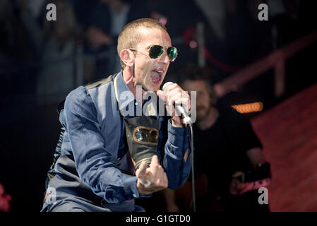 Manchester, Regno Unito. Xiv Mayl 2016. Richard Ashcroft esegue presso la Royal Albert Hall di Manchester 14/05/2016 Credit: Gary Mather/Alamy Live News Foto Stock