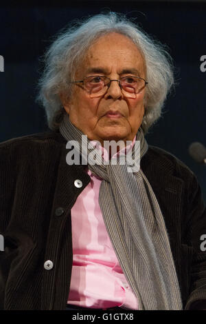 Torino, Italia. 14 maggio 2016. Poeta siriano Adonis (o Adunis, vero nome Ali Ahmad detto Esber) è ospite di Torino alla Fiera del libro Foto Stock