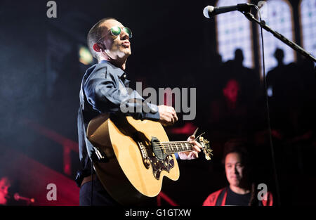 Manchester, Regno Unito. Xiv Mayl 2016. Richard Ashcroft esegue presso la Royal Albert Hall di Manchester 14/05/2016 Credit: Gary Mather/Alamy Live News Foto Stock