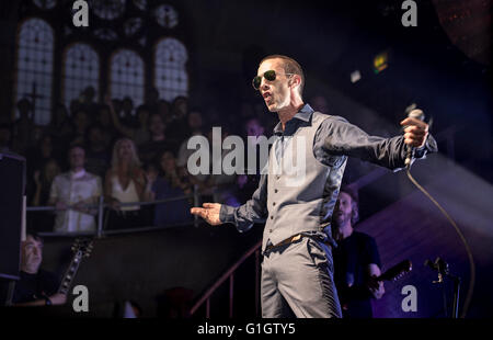 Manchester, Regno Unito. Xiv Mayl 2016. Richard Ashcroft esegue presso la Royal Albert Hall di Manchester 14/05/2016 Credit: Gary Mather/Alamy Live News Foto Stock