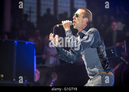 Manchester, Regno Unito. Xiv Mayl 2016. Richard Ashcroft esegue presso la Royal Albert Hall di Manchester 14/05/2016 Credit: Gary Mather/Alamy Live News Foto Stock