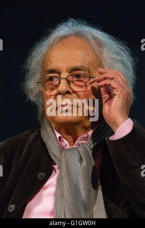 Torino, Italia. 14 maggio 2016. Poeta siriano Adonis (o Adunis, vero nome Ali Ahmad detto Esber) è ospite di Torino alla Fiera del libro Foto Stock
